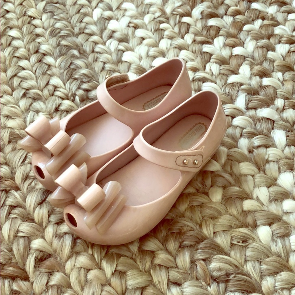 Mini Melissa toddler girls size 9.